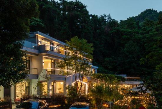 Гостиница Mountain and Courtyard Homestay