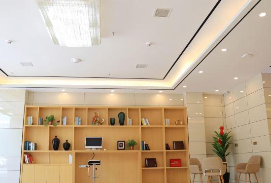 Hotel GreenTree Inn(Huangshi North Station Huahu Daquan Road)