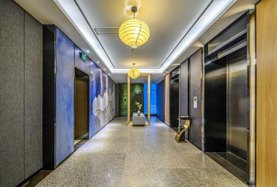 Xiadou Hotel (Nanning Nanhu Square Metro Station Store)