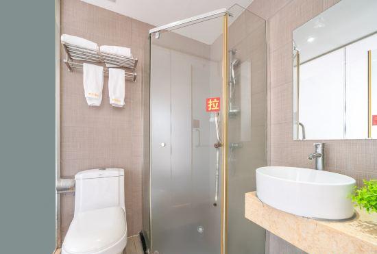 Jun'an Convenience Hotel (Chaoyang Square Nanning Railway Station)