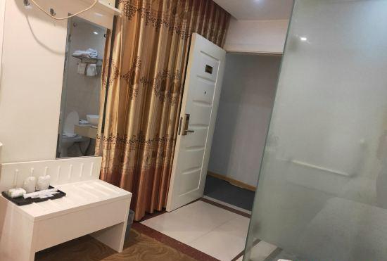 Nanning Yalin Hotel (Guangxi Vocational and Technical College of Industry and Commerce Sho