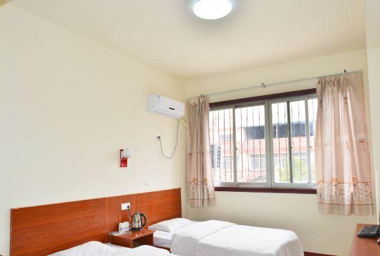 Warm Home Hotel (Nanyang Zhongjing Yinhe Times Square)