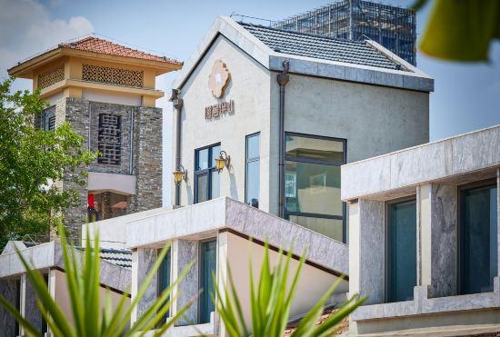 Гостиница Hidden Residence Banshan (Yellow Crane Tower Yuhualin Branch)