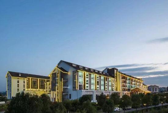 Гостиница Yixing Yunhu Yunhaijian Resort Hotel