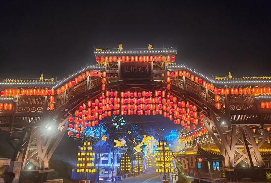 Гостиница Zigong Yi'an B&B Hotel (Fangte Dinosaur Kingdom Branch)