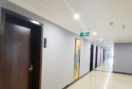 Shuangyou Business Hotel(Zhengzhou Foreign Language School)