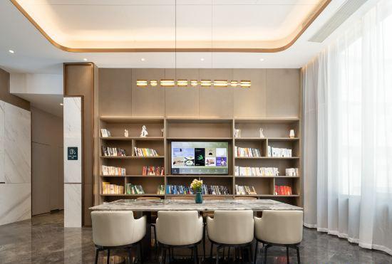 Zaozhuang High-speed Railway Station Atour X Hotel