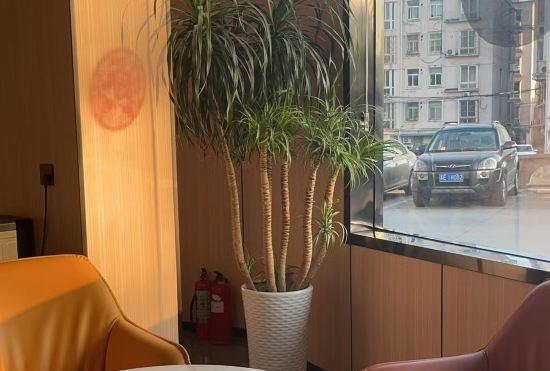 M Hotel (Zhangjiagang Donglai)