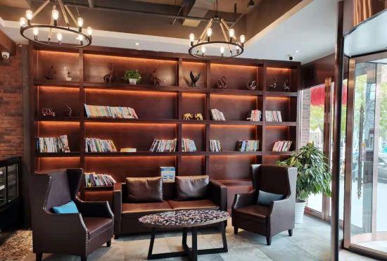 Гостиница James Joyce Coffetel (Beijing South Railway Station, Fangzhuang Puhuangyu Metro Station)