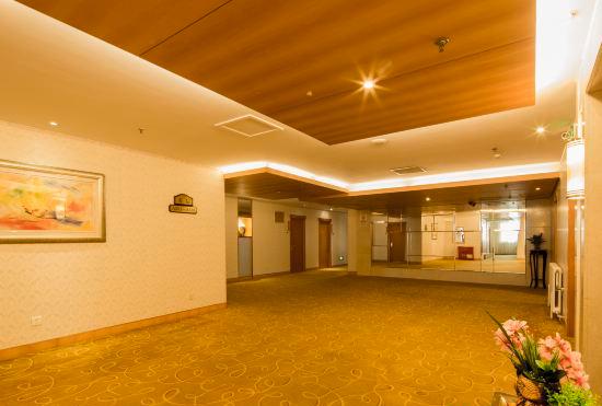 Гостиница Dong Fang Hotel