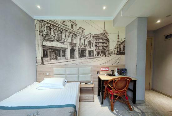 Jingdian Business Hotel (Shanghai Xinzhuang Metro Station)