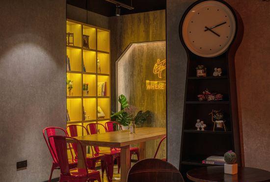 Гостиница A forest hotel (Shanghai People's Square)
