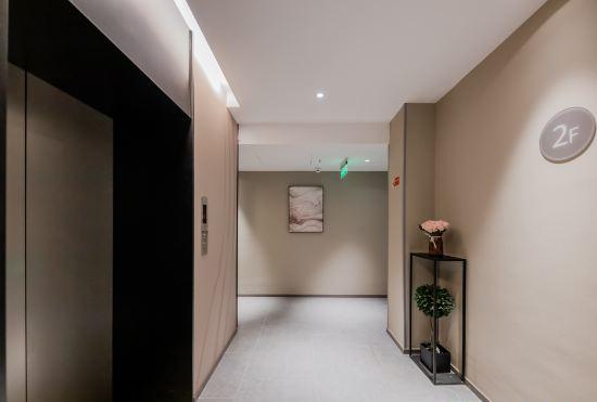 Hotel Home Inn Neo (Shanghai Caoyang Xincun Fengqiao Road Railway station) )