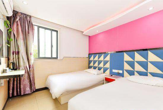 YiBon Hotels Group (Jiading Baiyin Road subway station store)