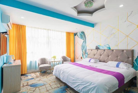 Гостиница Colorful Art Hotel Shanghai
