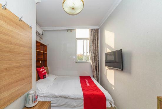 AA hotel（Shanghai five triangle ChangHai hospital)