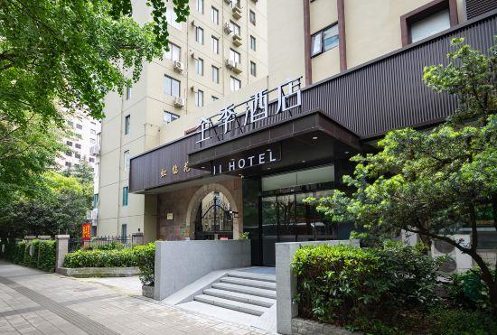 Ji Hotel (Shanghai Hailun Road Metro Station)