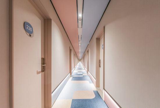 Hanting Shanghai Xujiahui stadium Subway Station Hotel