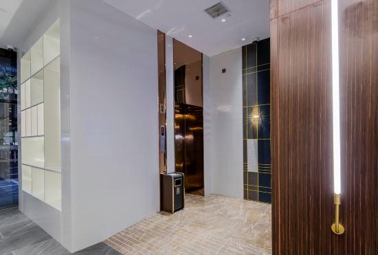 Гостиница Home Inn Plus (Shanghai Railway Staion Yanchang Road)
