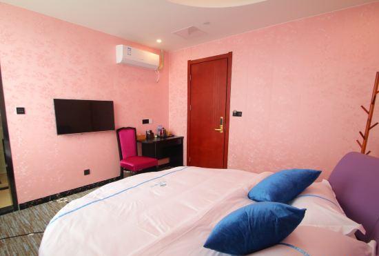Гостиница Longchen Holiday Inn (Shanghai Ruijin Hospital Yongjia Road Branch)
