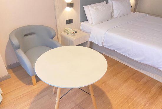 Hanting Hotel (Tianjin Xiqing Development Zone Meijiang Convention and Exhibition Center)