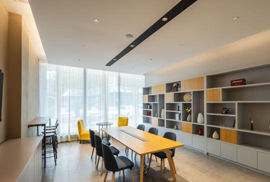 Hotel Home Inn Neo (Qingdao Taidong Subway Station)