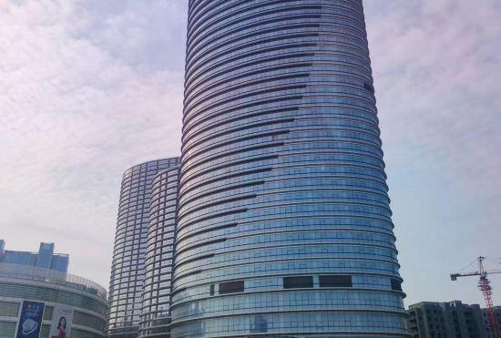 Manju Listen to the Sea Hotel (Qingdao Wuyue Square)