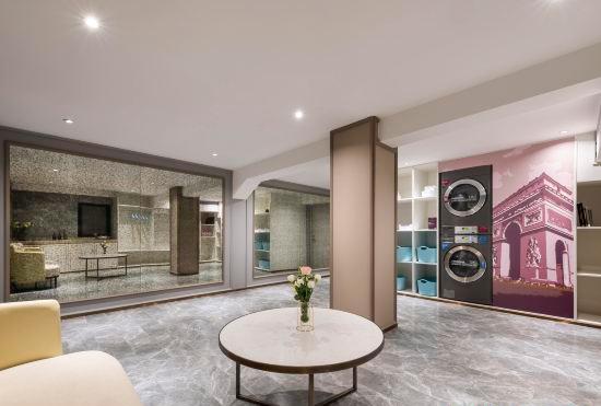 Qingdao Zhanqiao Railway Station Mercure Hotel