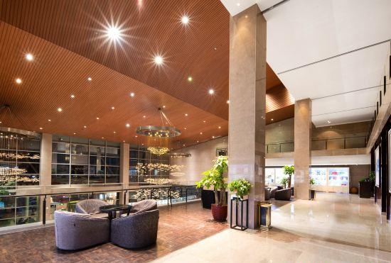 Zhonghang Xiangtong Yacht Club Hotel (Qingdao Olympic Sailing Center May 4th Square)