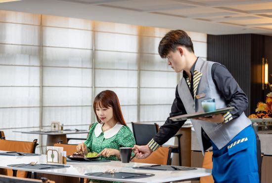 Golden Tulip Qingdao Hongdao Exhibition Center Hotel