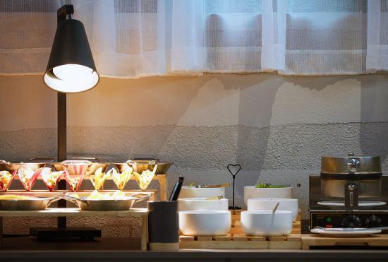 Nanjing Station Hongshan Zoo Light Residence Hotel