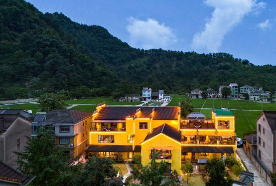 Гостиница Hangzhou Dongli Twelve Season Home Inn (Daming Mountain)