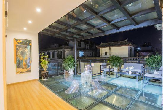 Гостиница Grinding Time ZERO Yi Art B&B