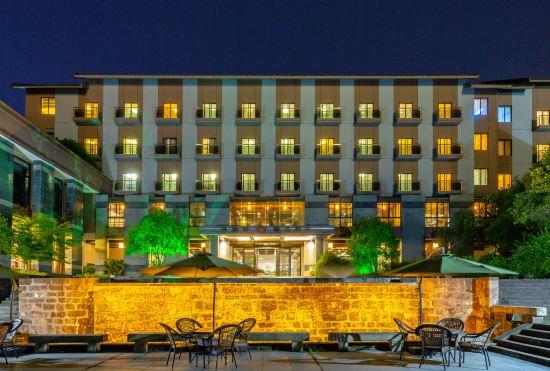 Zemei Xuanxuan and Resort Hotel