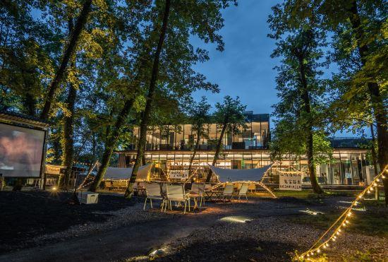 Гостиница Huangshan Mengxi Bieyuan Forest Resort Hotel