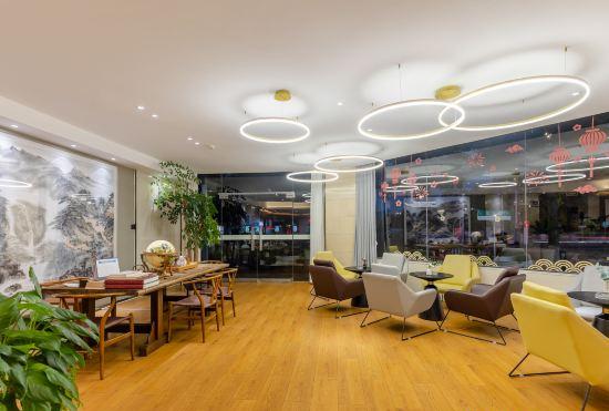 Shiji Xinghe Hotel (Huangshan Tunxi Old Street)