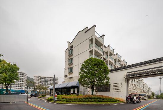 Гостиница Traveler Holiday Hotel (Huangshan Lushan Yunqi Branch)