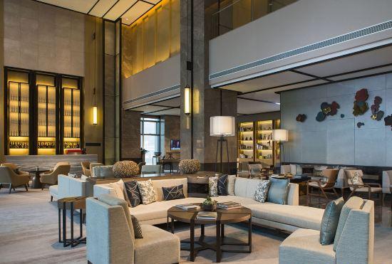 Гостиница Qianmen Holiday Inn (Zhuhai City Rail Mingzhu Station)