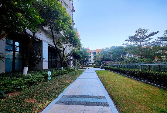 Гостиница Mangrove Bay Riverside Mountain Riverview  B&B  ( Huafa Mall  Branch)
