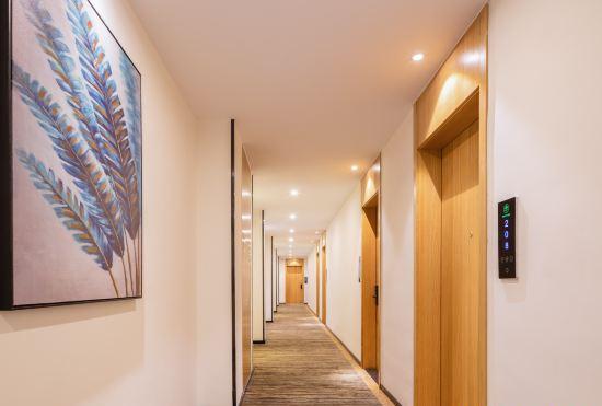 Гостиница GreenTree Inn Express Hotel (Zhangzhou Summer Plaza Bus Station)