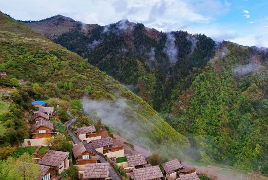 Гостиница Yiqiu Secret Resort Hotel (Jiuzhaigou Branch)
