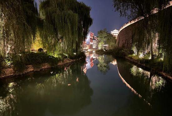 Гостиница Vienna Hotel (Zhangqiu Ancient City, Baimai Spring)