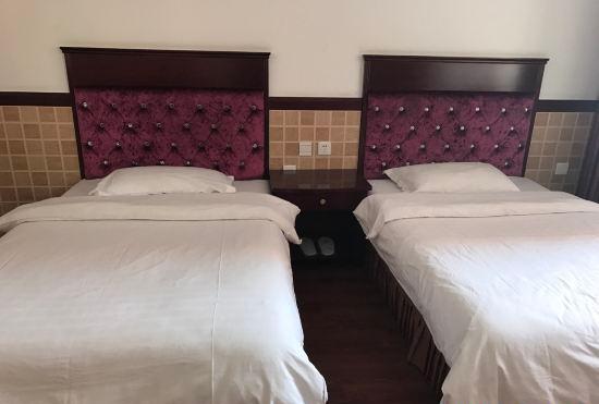 Dongshi Hotel (Changchun Jingyue)