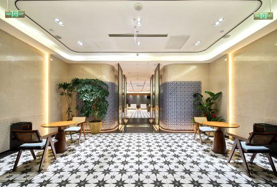 Wuduo Lanyue Hotel (Baoding Military Academy Square Hebei University Store)