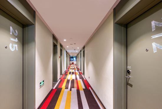 Ibis Hotel (Jinlong Subway Station, Shunde, Foshan)