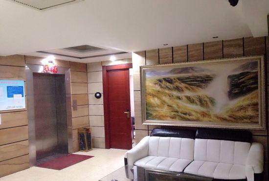 Danyang Huating Business Hotel