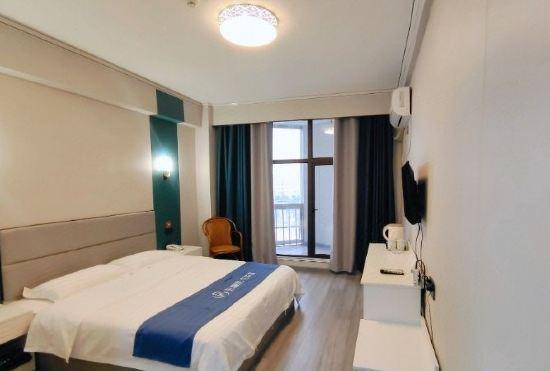 Гостиница Home Huayi Hotel (Fuyang Railway Station)