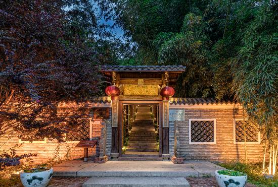 Гостиница Shigu Bieyuan Resort