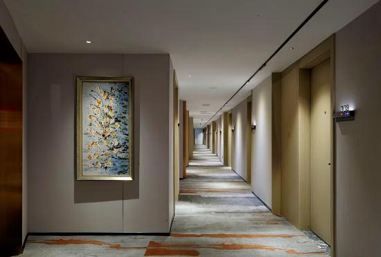 Гостиница MODERN CROWN HOTEL IN LUZHUANG