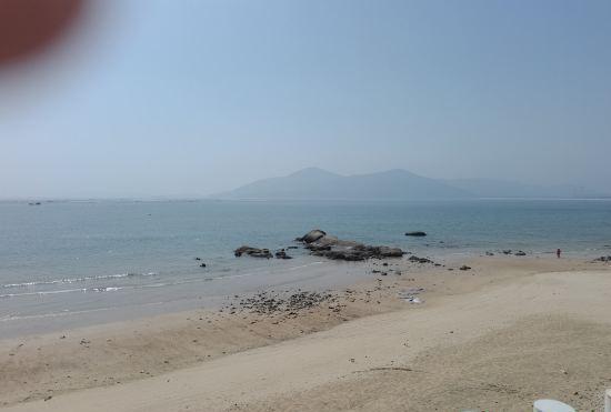 Hotel Seaview Inn at the end of the season (Cuiyuan Middle Road)